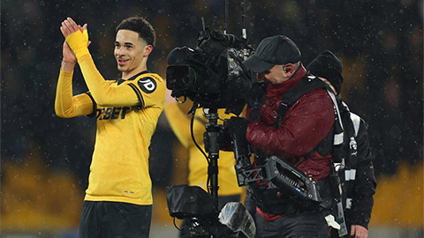  Tom Edozie, 'kẻ thủ ác' cho Arsenal là ai?